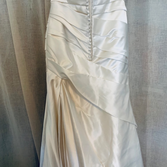 Wedding Dress - Picture 5 of 6